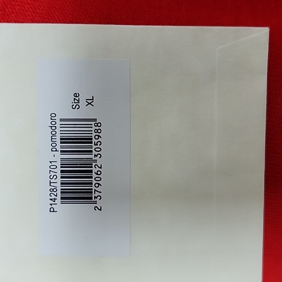 Apuntob Vibrant Red Long Sleeve Sweater.  Cashmere.  Long Sleeves. - Picture 3 of 3